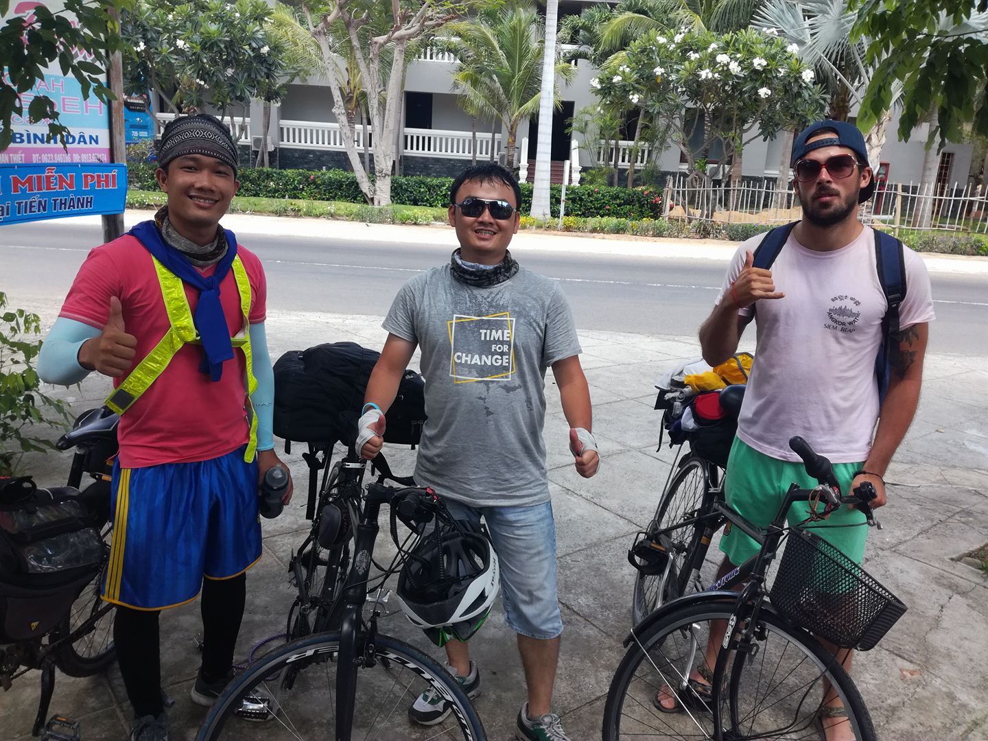 Hành trình 20 ngày chinh phục đoạn đường SG - Quãng Bình bằng xe đạp!